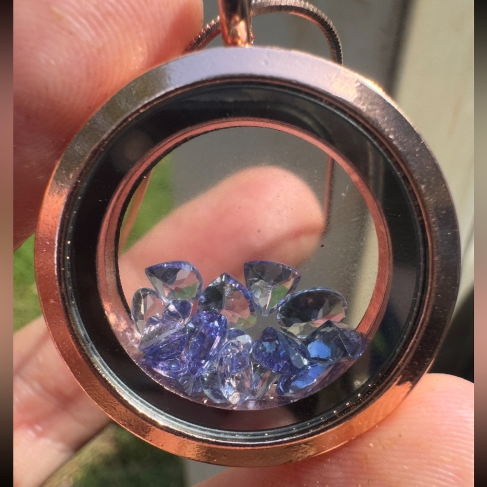 12.00 carats genuine high end tanzanite floating locket necklace NEW$900
